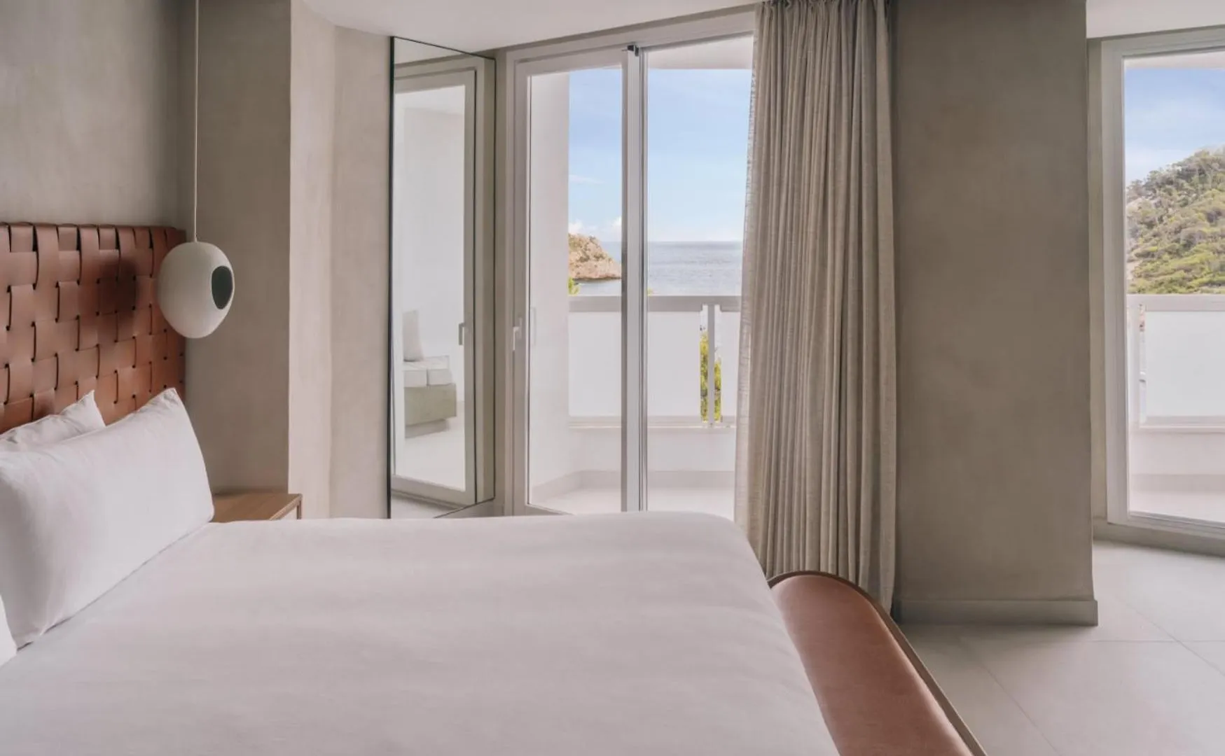 Mondrian Ibiza Hotel Cala Llonga  5*, Cala Llonga (Ibiza)