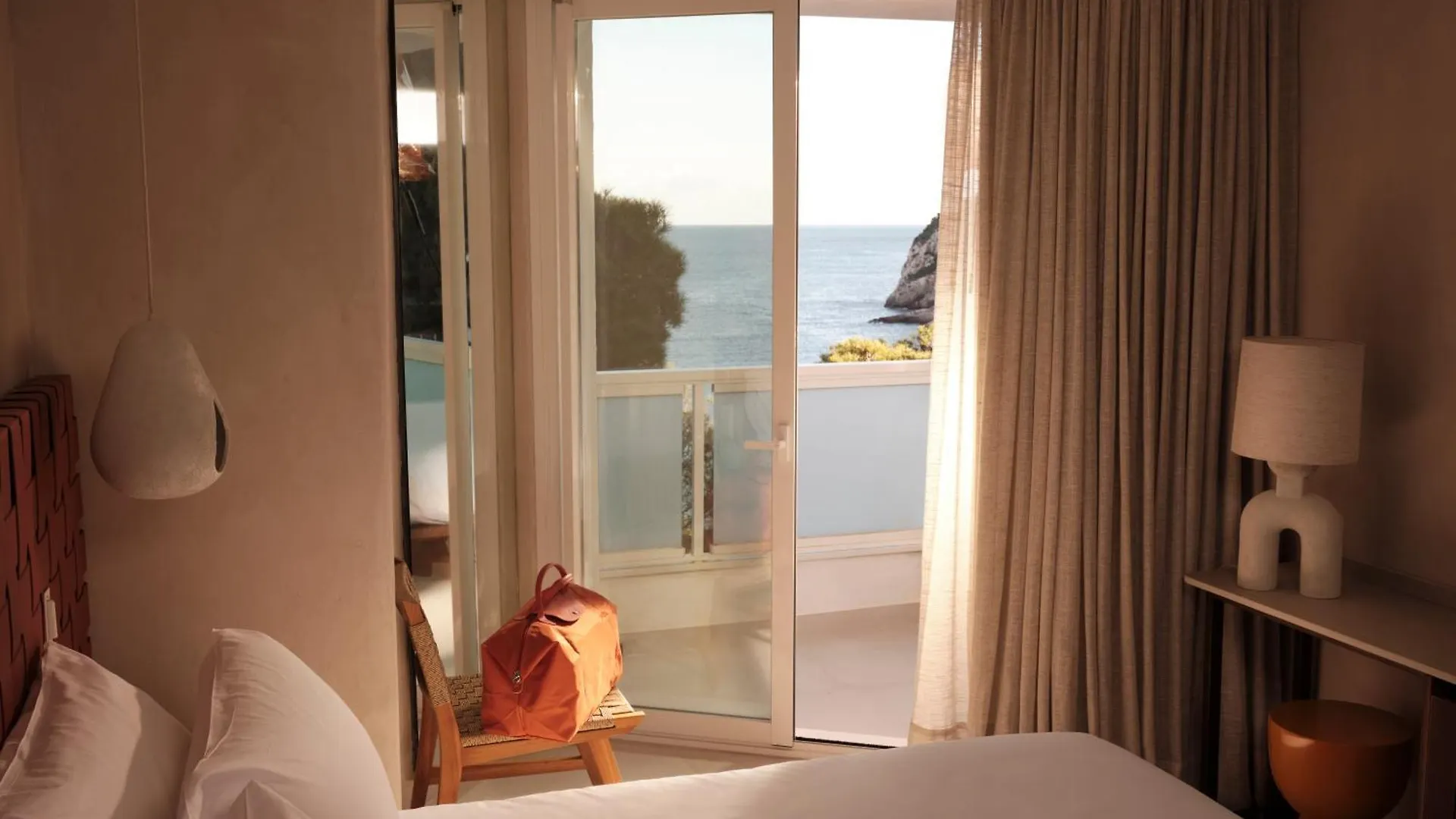 Mondrian Ibiza Hotel Cala Llonga  5*, Cala Llonga (Ibiza)