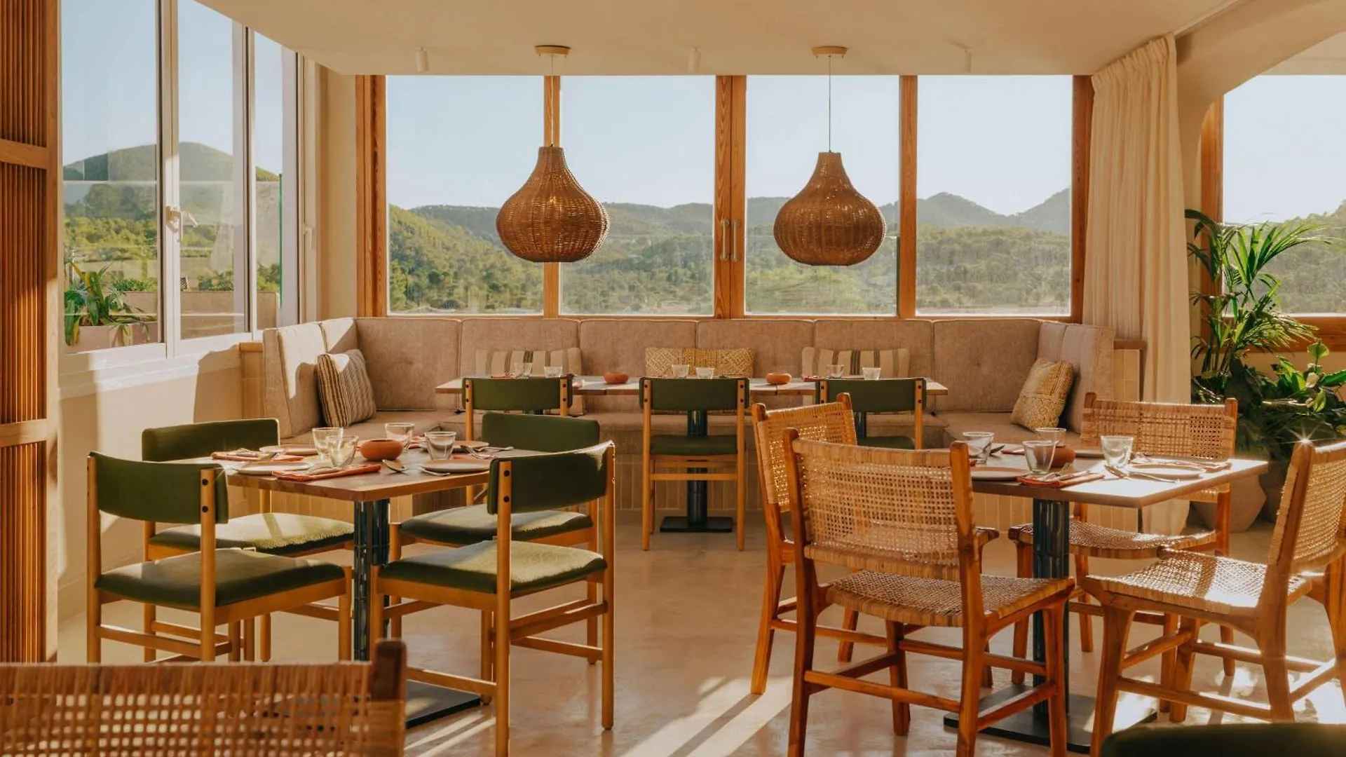 Mondrian Ibiza Hotel Cala Llonga  5*, Cala Llonga (Ibiza) Spain