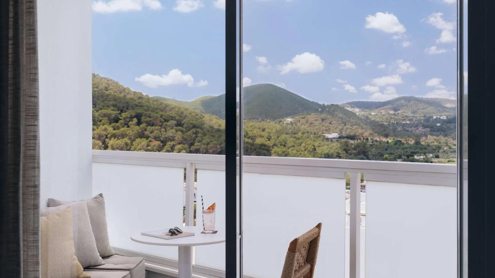 Mondrian Ibiza Hotel Cala Llonga