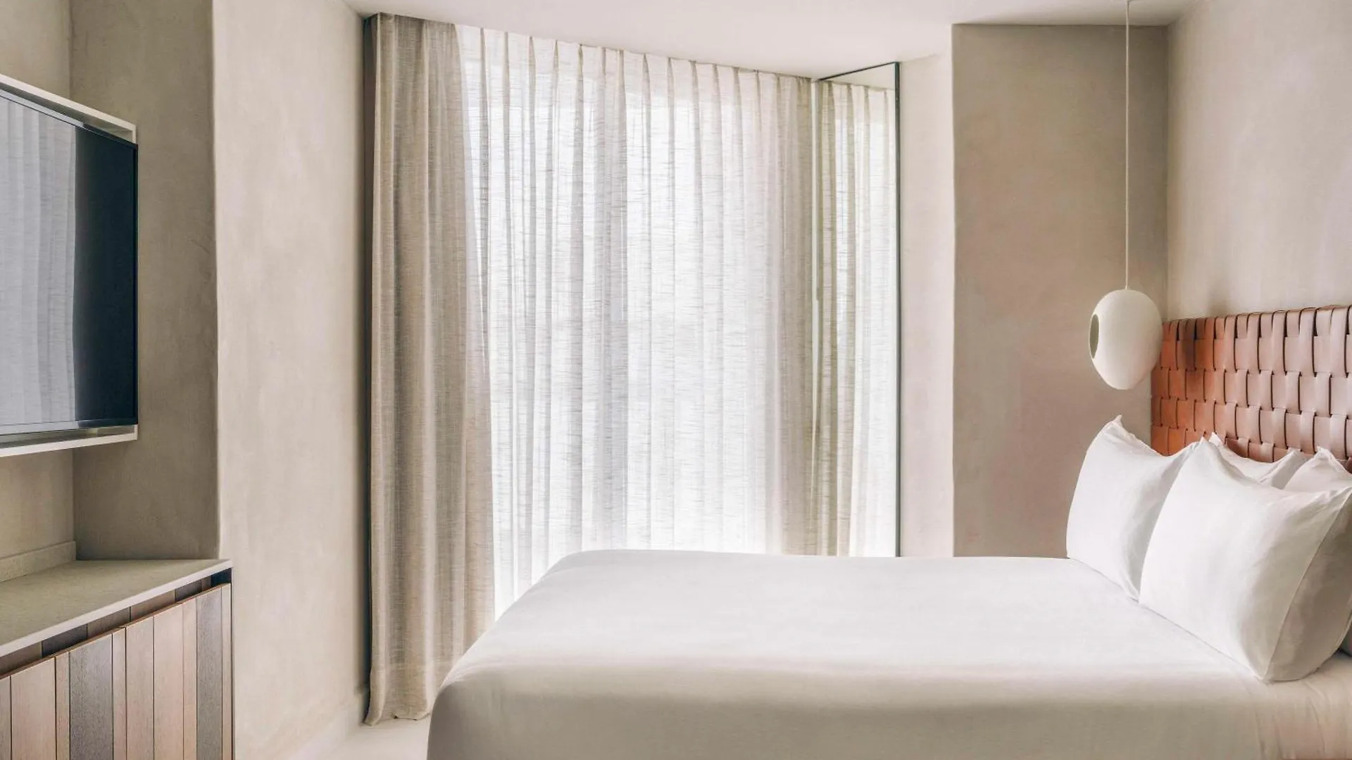 Mondrian Ibiza Hotel Cala Llonga